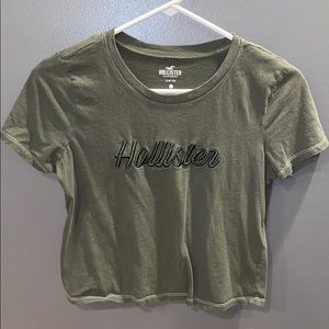 Women’s Small Slim fit crop tee